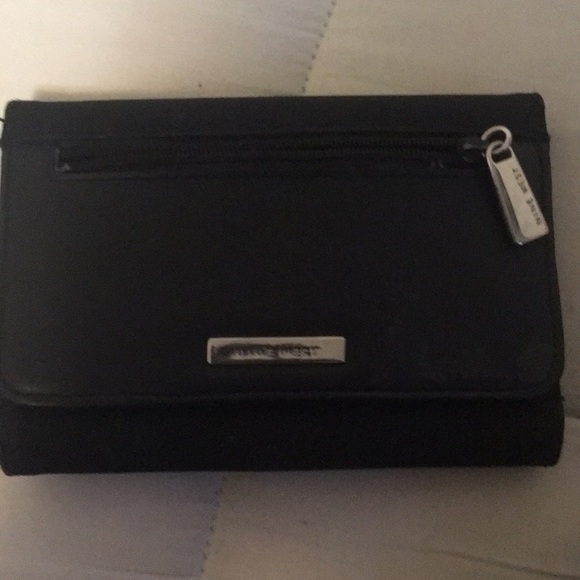 Nine West Walet (in great shape) - Picture 1 of 3